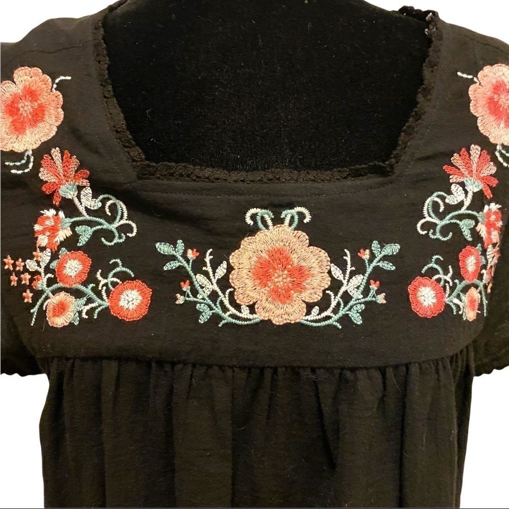 Unit by Andre Embroidered Top‎ - Picture 4 of 15